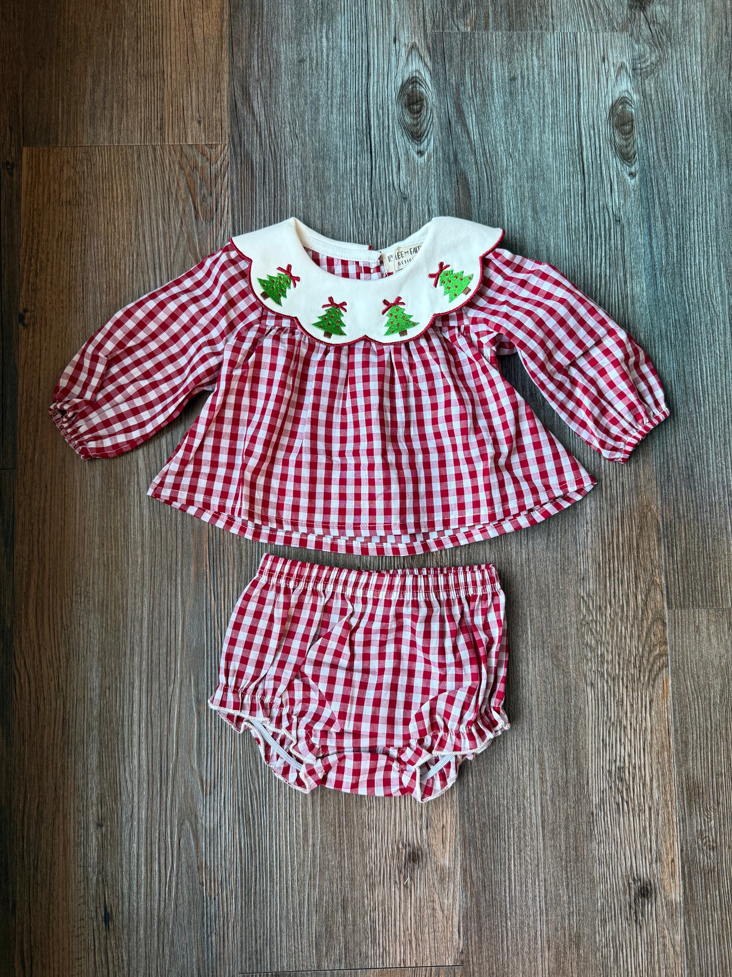 Scallop Christmas Tree Bloomer